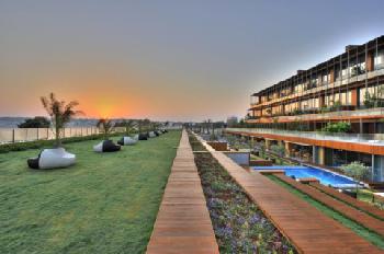 7800 Cesme Residences and Hotel