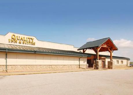 Quality Inn & Suites Starlite Village Conference Center
