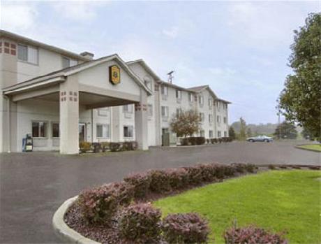 Super 8 West Middlesex/Sharon Area