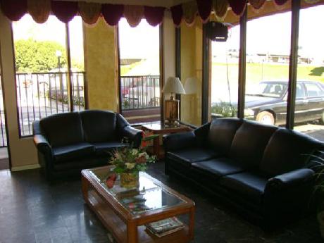 Scottish Inns and Suites Corona