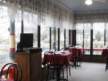 The Albert Stevens Inn