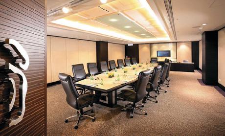 Regal Airport Hotel Meeting and Conference Center