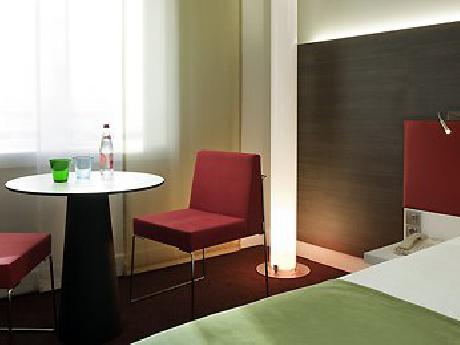 Mercure Paris La Defense Parc