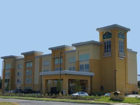 La Quinta Inn & Suites Dallas Love Field