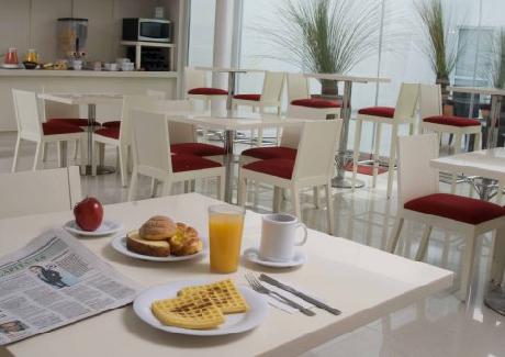 City Express Teatro Insurgente