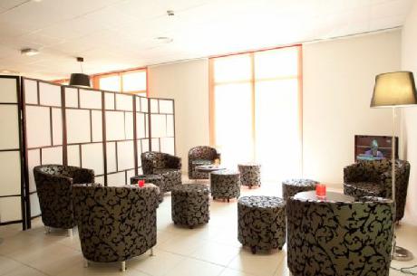 Kyriad AIX LES MILLES Plan de Campagne