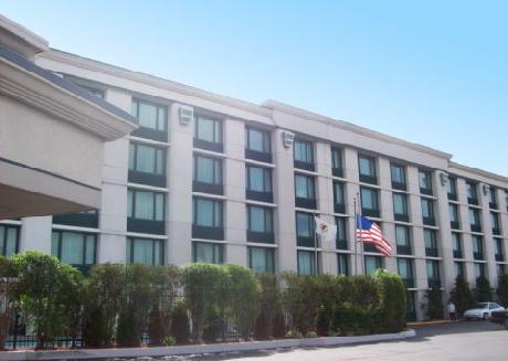 Clarion Hotel Midway Airport