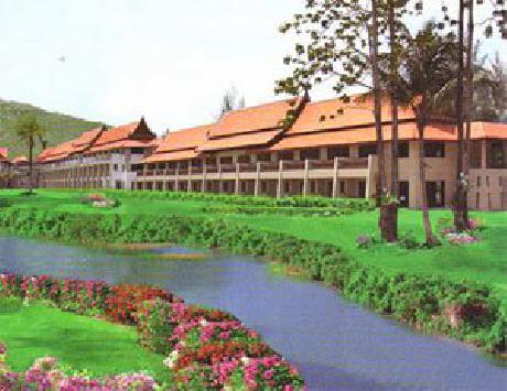 Royal Bangsak Beach Resort