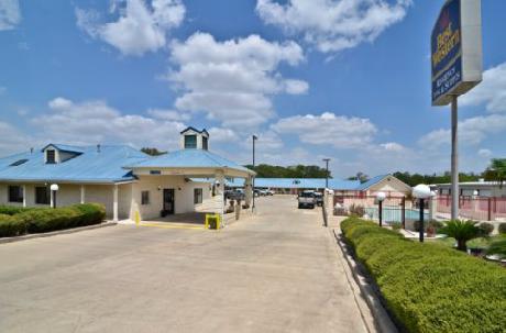 BEST WESTERN Regency Inn & Suites