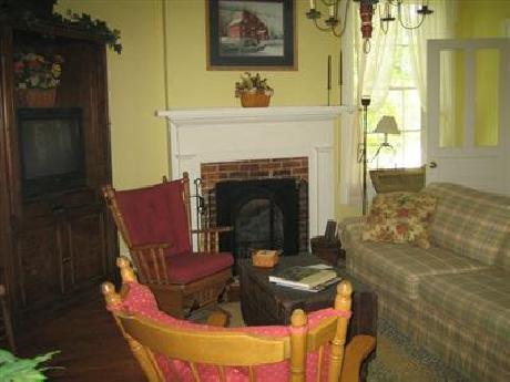 The Pines of Dresden Bed and B