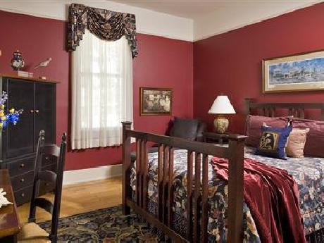 Hoyt House Bed & Breakfast Inn