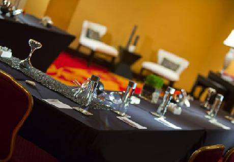 Renaissance Woodbridge Hotel