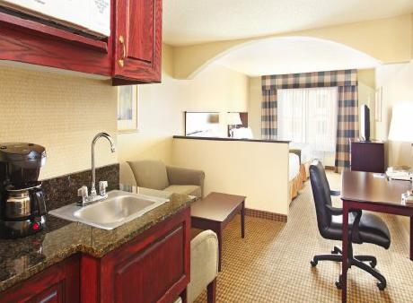 Holiday Inn Express Hotel & Suites DFW-GRAPEVINE