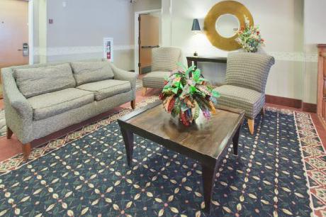 Holiday Inn Express Hotel & Suites LAURINBURG