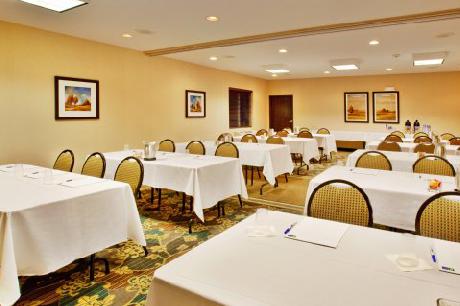 Holiday Inn Express Hotel & Suites ALTOONA-DES MOINES