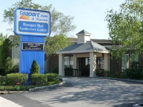 Seaport Inn And Marina