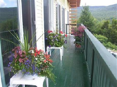 Coppertoppe Inn & Retreat Cent