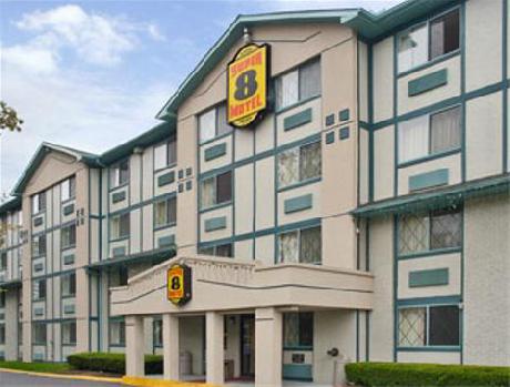Super 8 Stamford/New York City Area