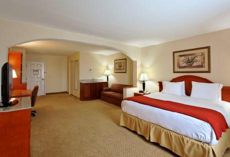 Holiday Inn Express MYSTIC