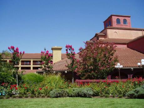 Doubletree® Hotel Sonoma Wine Country