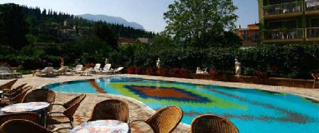 Royal Wellness & Spa