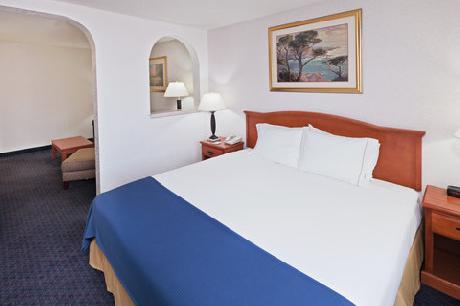 Holiday Inn Express SANTA FE CERRILLOS