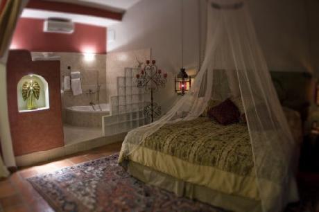 La Concha Beach Resort