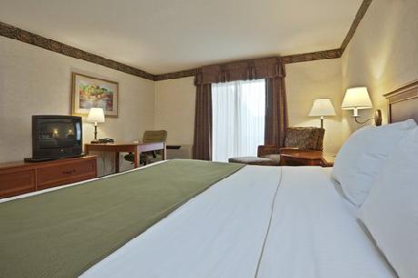 Holiday Inn Express Hotel & Suites PITTSBURGH AIRPORT
