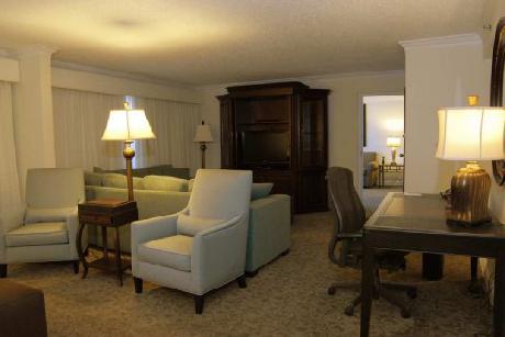 Embassy Suites Cin Rivercenter