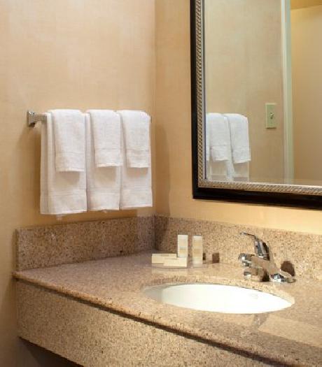 Courtyard Birmingham Colonnade