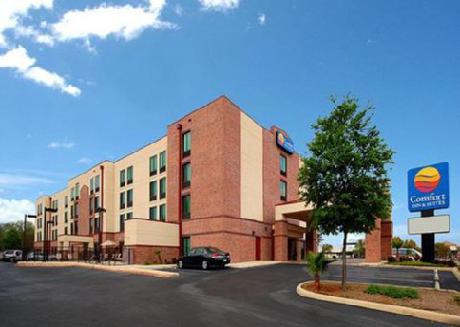 Comfort Inn & Suites Airport