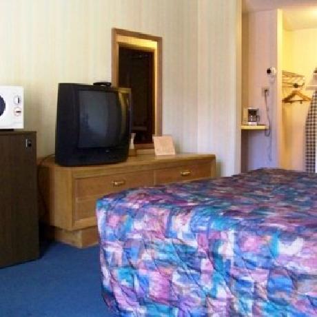 Compare Inn and Suites Covingt