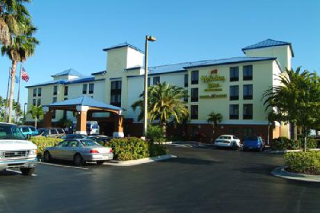 Holiday Inn Express Hotel & Suites TAMPA/ROCKY POINT ISLAND