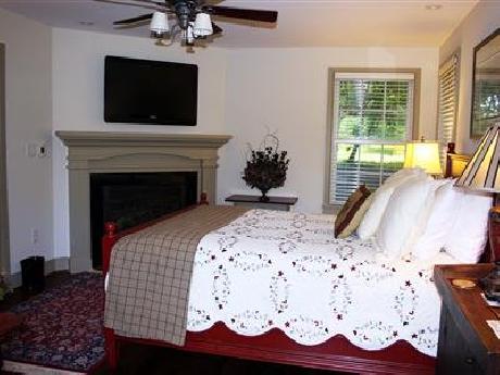 The Wayside Inn Bed & Breakfas