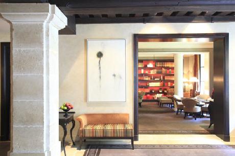 Hotel Pavillon de la Reine