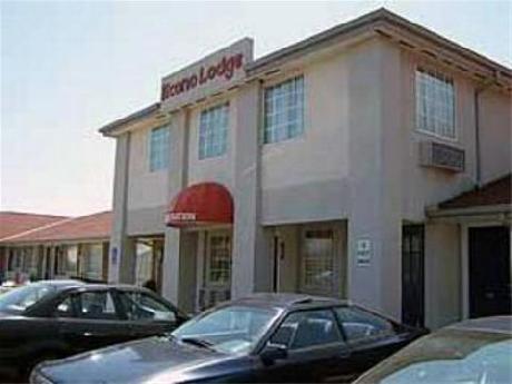 Econo Lodge  Inn & Suites South