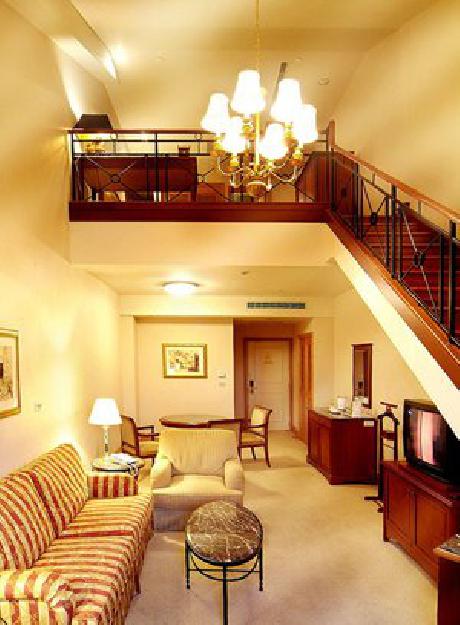 Lakeshore Hotel Headquarter