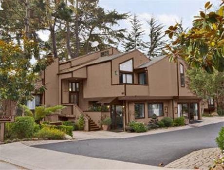 Howard Johnson Inn and Suites Monterey Pacific Grove