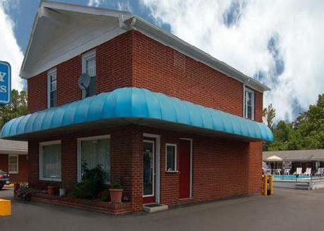 Rodeway Inn & Suites