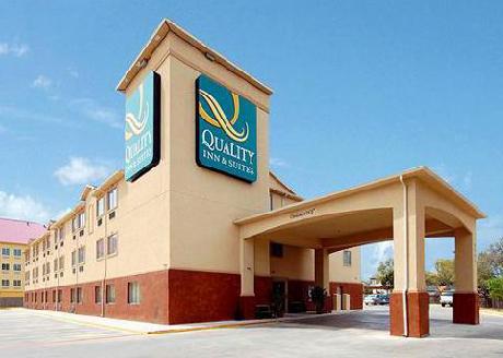 Quality Inn & Suites Bandera Pointe
