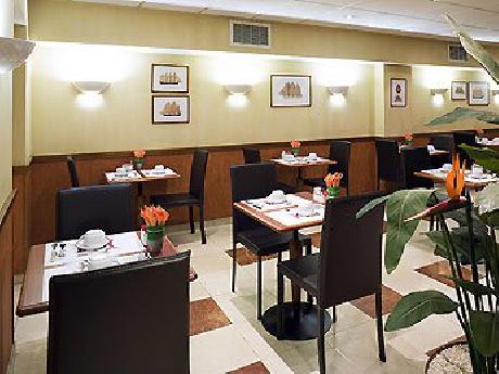 Mercure Paris Arc de Triomphe Wagram