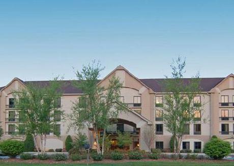 Quality Inn & Suites Biltmore South