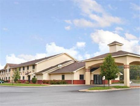 Super 8 Highland NY