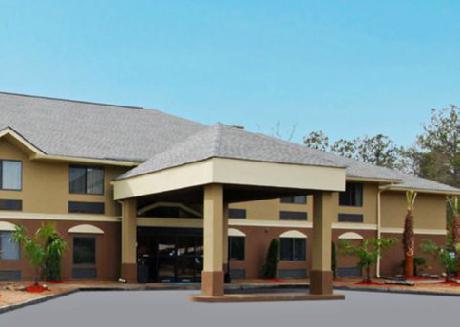 Comfort Inn & Suites at Robins Air Force Base