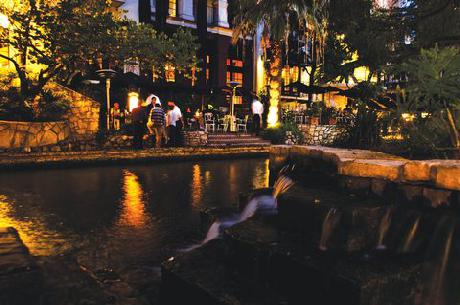 WyndhamVR Riverside Suites