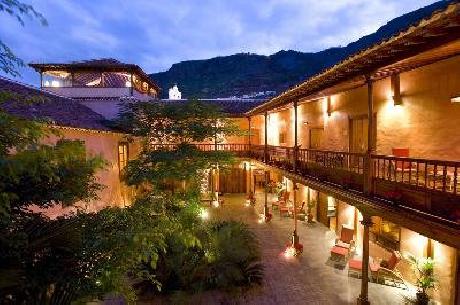 Hotel la Quinta Roja