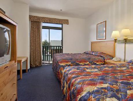 Days Inn and Suites-Mackinaw City-Bridgeview Lodge