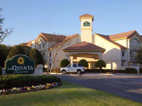 La Quinta Inn & Suites Dallas Addison Galleria