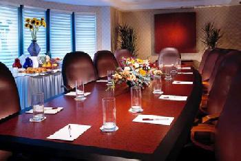 Four Points by Sheraton Hotel & Suites San Francisco Airport