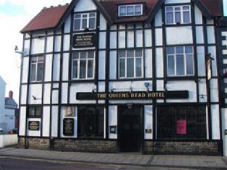 Queens Head Hotel